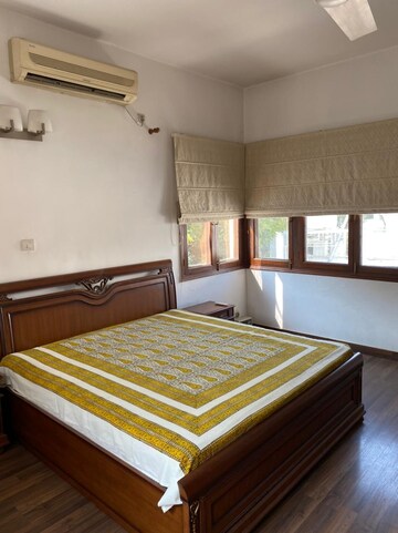 Bedroom in 1 BHK Apartment at Golf Links – for Rent