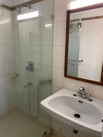 Bathroom in 1 BHK Apartment at Golf Links – for Rent