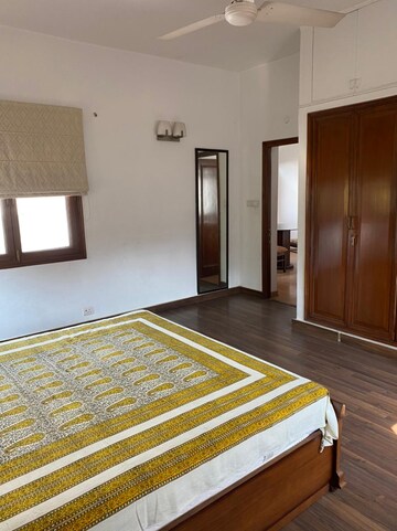 Bedroom in 1 BHK Apartment at Golf Links – for Rent