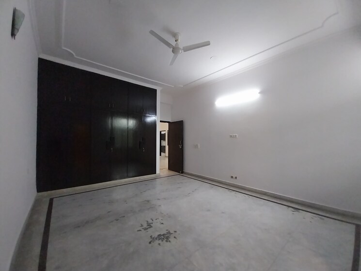 Room, sector 92 3 Bedroom 2200 Sq.Ft. Builder Floor In Sector 92 Noida 8897213