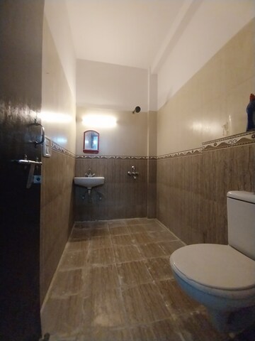 Attached Bathroom in 3 BHK Builder Floor at Sector 92 – for Rent
