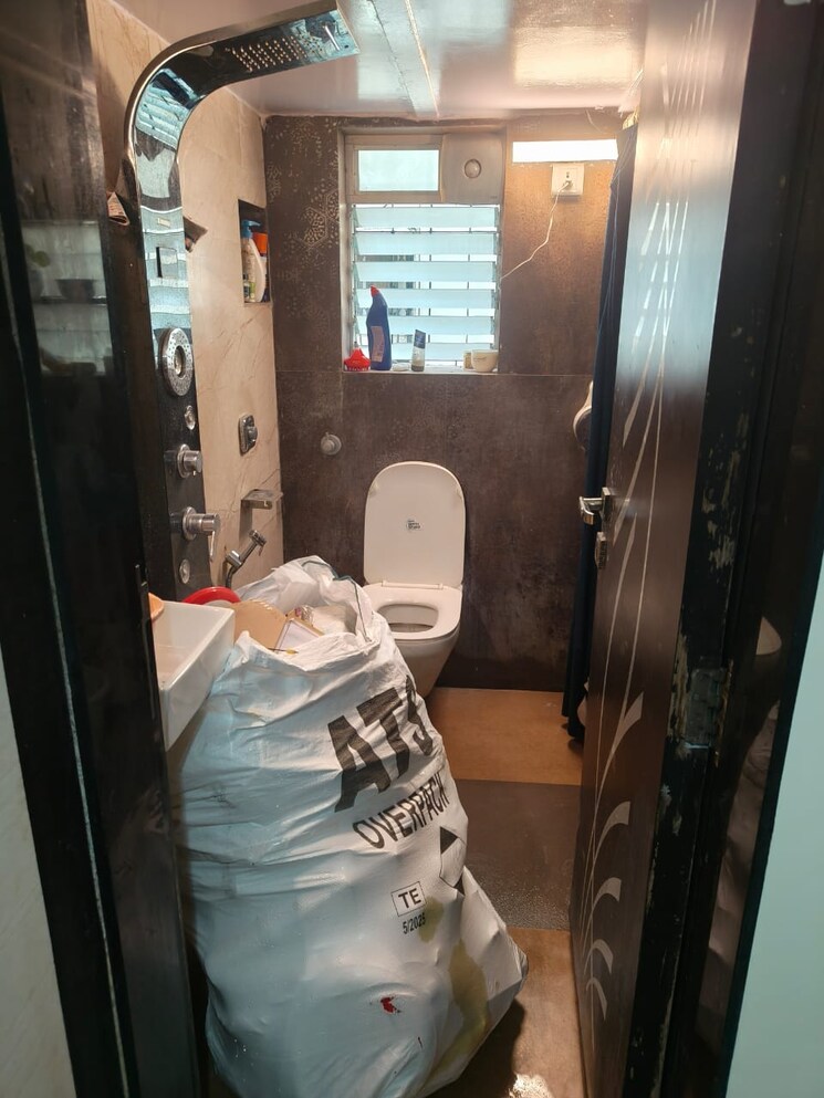 Bathroom, kabir-chs 2 Bedroom 750 Sq.Ft. Apartment In Mahim Mumbai 8897226