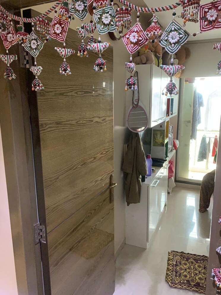  Parking, mahaveer-jeevan-deep 3 Bedroom 1000 Sq.Ft. Apartment In Kandivali West Mumbai 8897241