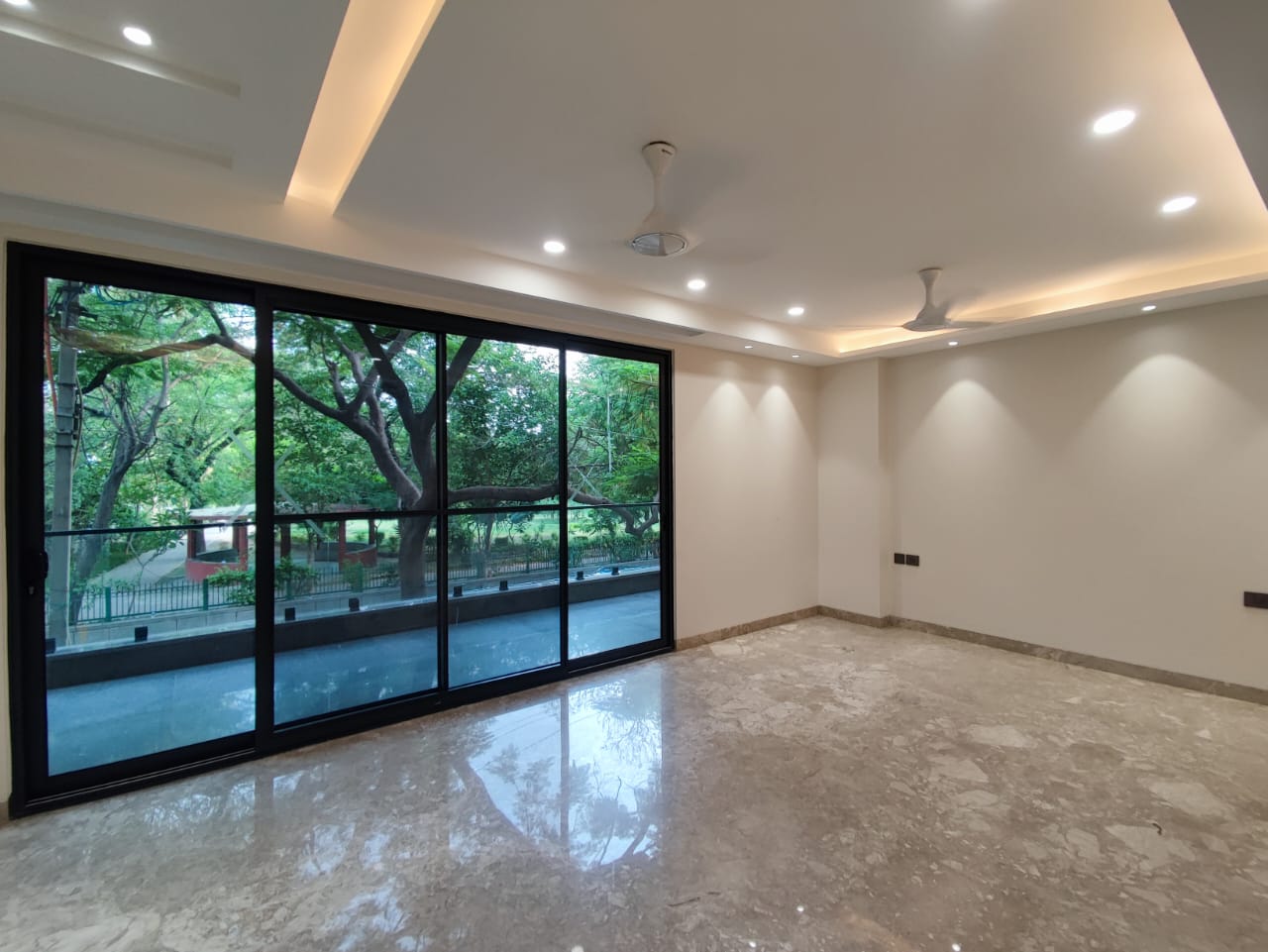 3.5 BHK + Pooja Room,Servant Room,Study Room,Extra Room Apartment For Rent in Defence Colony