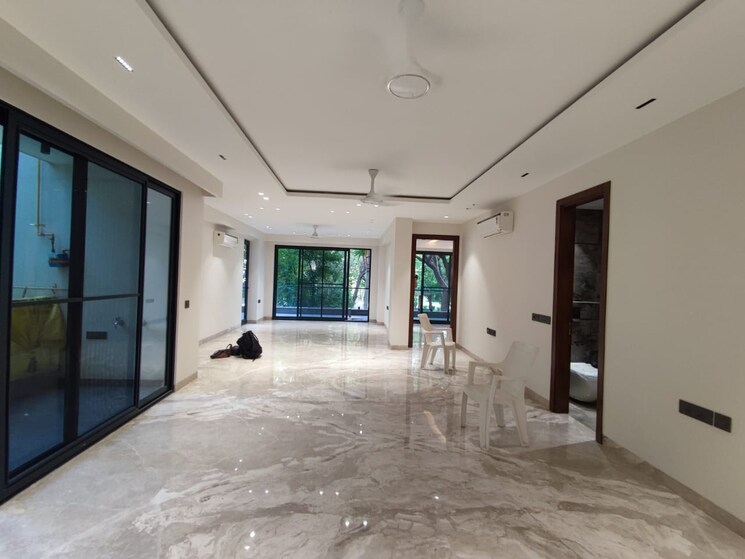 Room, defence colony 3.5 Bedroom 3200 Sq.Ft. Apartment In Defence Colony Delhi 8897248