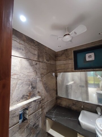 Attached Bathroom in 3.5 BHK Apartment at Defence Colony – for Rent