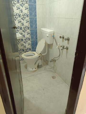 Bathroom in 1 BHK Builder Floor at Lajpat Nagar 4 – for Rent