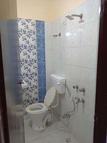 Bathroom in 1 BHK Builder Floor at Lajpat Nagar 4 – for Rent
