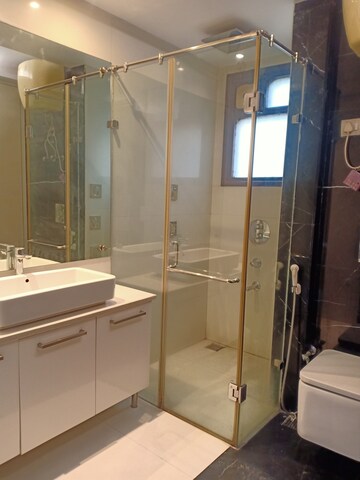 Attached Bathroom in 4 BHK Apartment at Panchsheel Park – for Rent