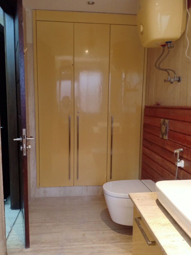 Bathroom, panchsheel park 4 Bedroom 4500 Sq.Ft. Apartment In Panchsheel Park Delhi 8897266
