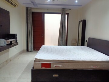 Bedroom in 4 BHK Apartment at Panchsheel Park – for Rent