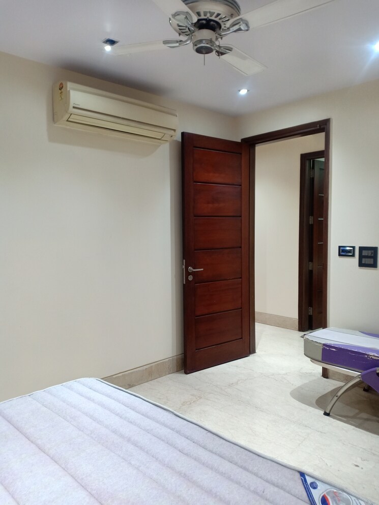 Room, panchsheel park 4 Bedroom 4500 Sq.Ft. Apartment In Panchsheel Park Delhi 8897266