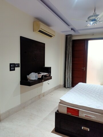 Bedroom in 4 BHK Apartment at Panchsheel Park – for Rent