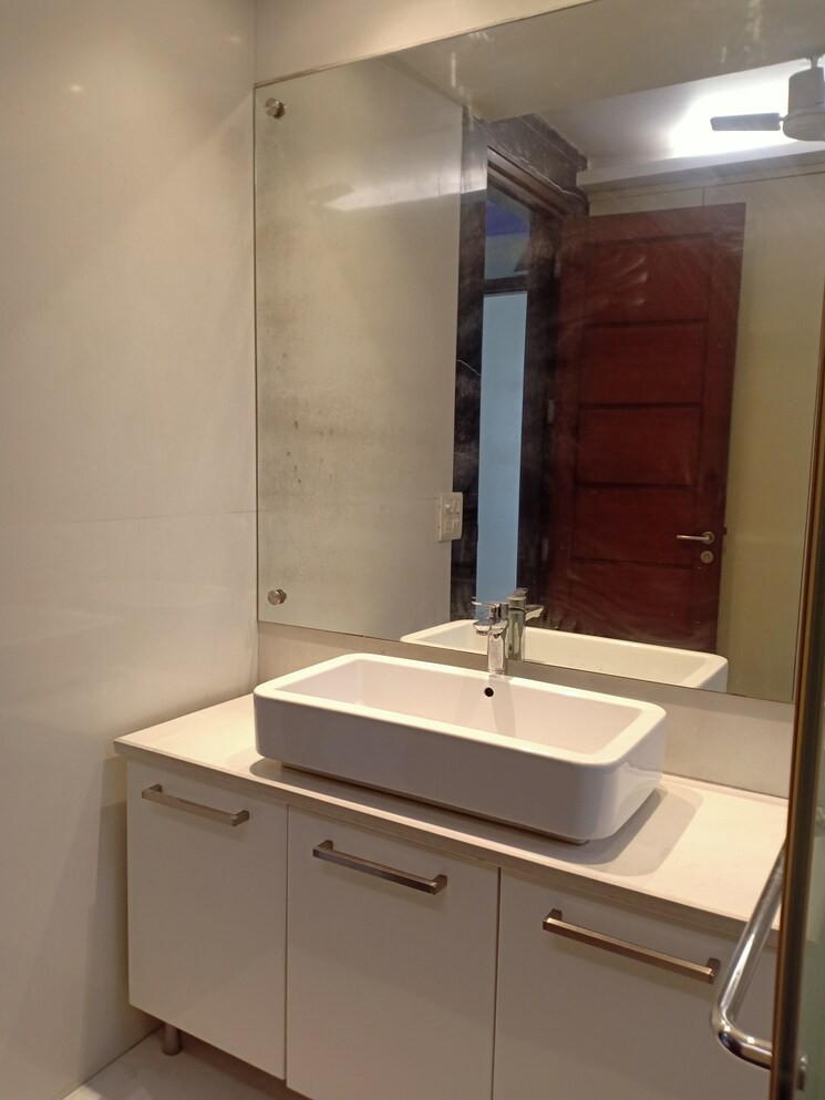 Attached Bathroom, panchsheel park 4 Bedroom 4500 Sq.Ft. Apartment In Panchsheel Park Delhi 8897266