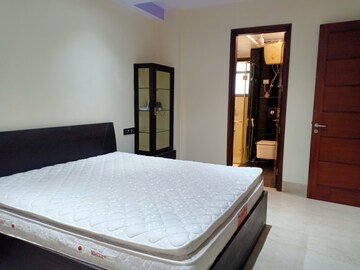 Bedroom in 4 BHK Apartment at Panchsheel Park – for Rent