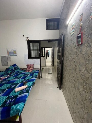 Room in  Pg at Gomti Nagar – for Rent