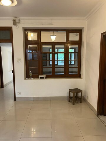 Room in 5 BHK Independent House at Golf Links – for Rent