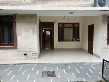 5 BHK Independent House – Exterior View View at Golf Links - for Rent