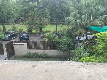 5 BHK Independent House – Exterior View View at Golf Links - for Rent