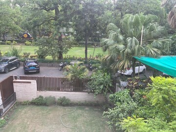 5 BHK Independent House – Garden View at Golf Links - for Rent