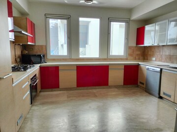 Room in 4 BHK Penthouse at Panchsheel Park – for Rent
