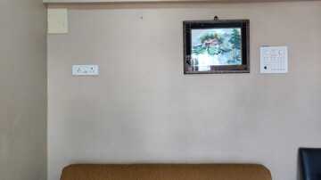 Room in 2 BHK Apartment at Sindhu Apartment Sion, Sion – for Rent