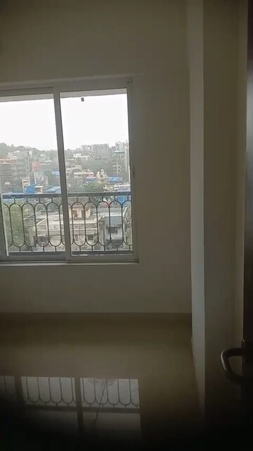 Room in 3 BHK Apartment at New India Himalaya, Andheri East – for Rent