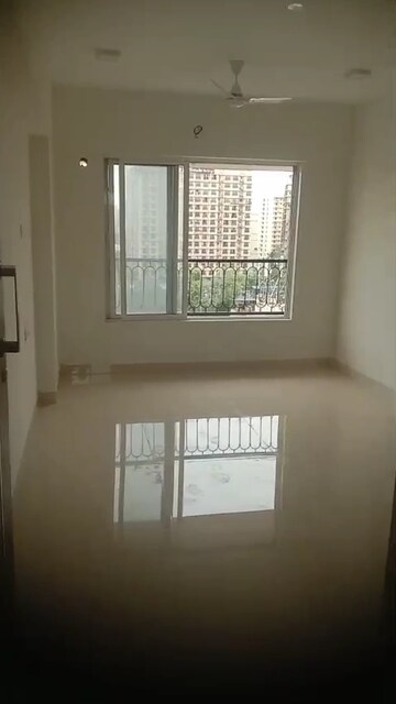 Room in 3 BHK Apartment at New India Himalaya, Andheri East – for Rent