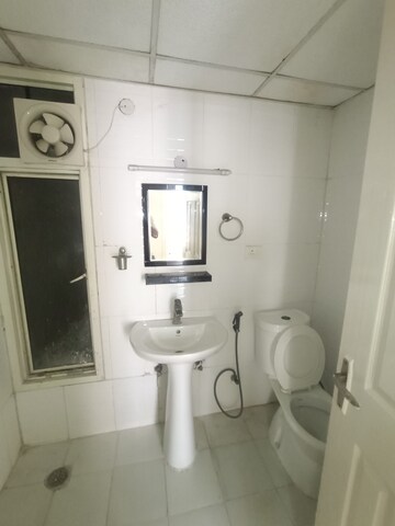 Master Bedroom in 2.5 BHK Apartment at Supertech Cape Town, Sector 74 – for Rent