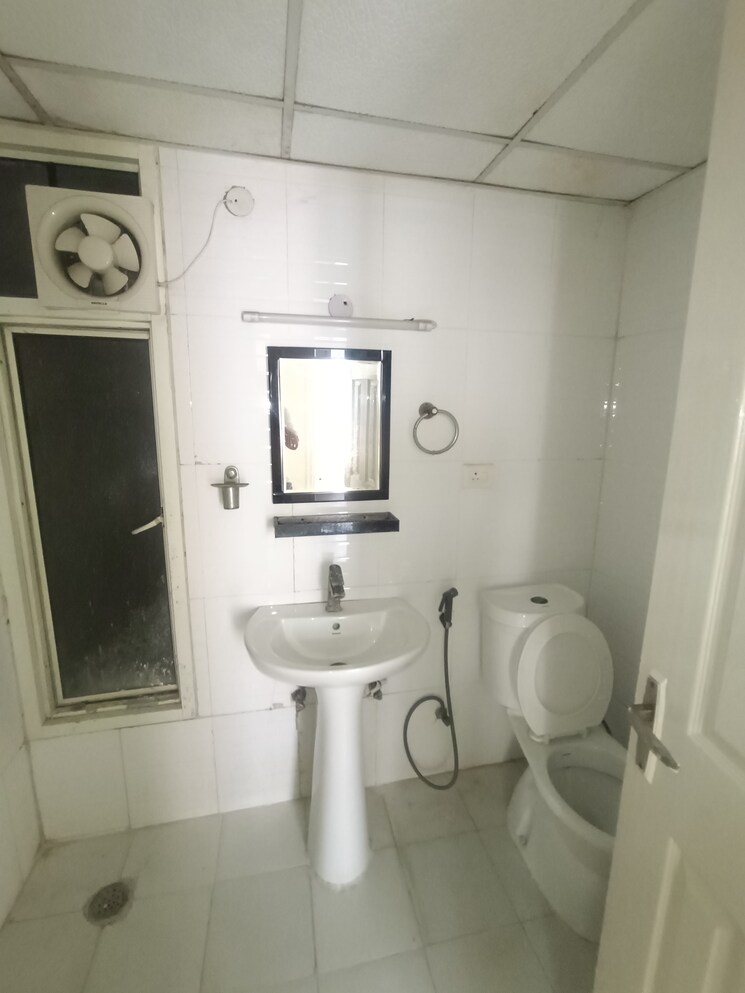 Master Bedroom, supertech-cape-town 2.5 Bedroom 1150 Sq.Ft. Apartment In Sector 74 Noida 8897334