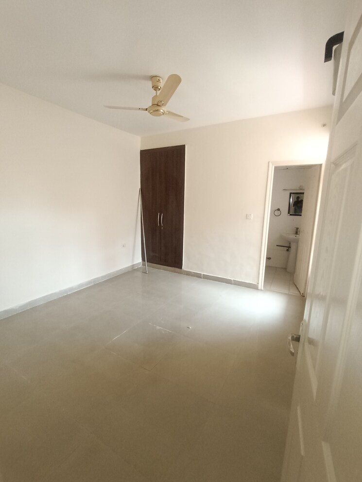 Room, supertech-cape-town 2.5 Bedroom 1150 Sq.Ft. Apartment In Sector 74 Noida 8897334