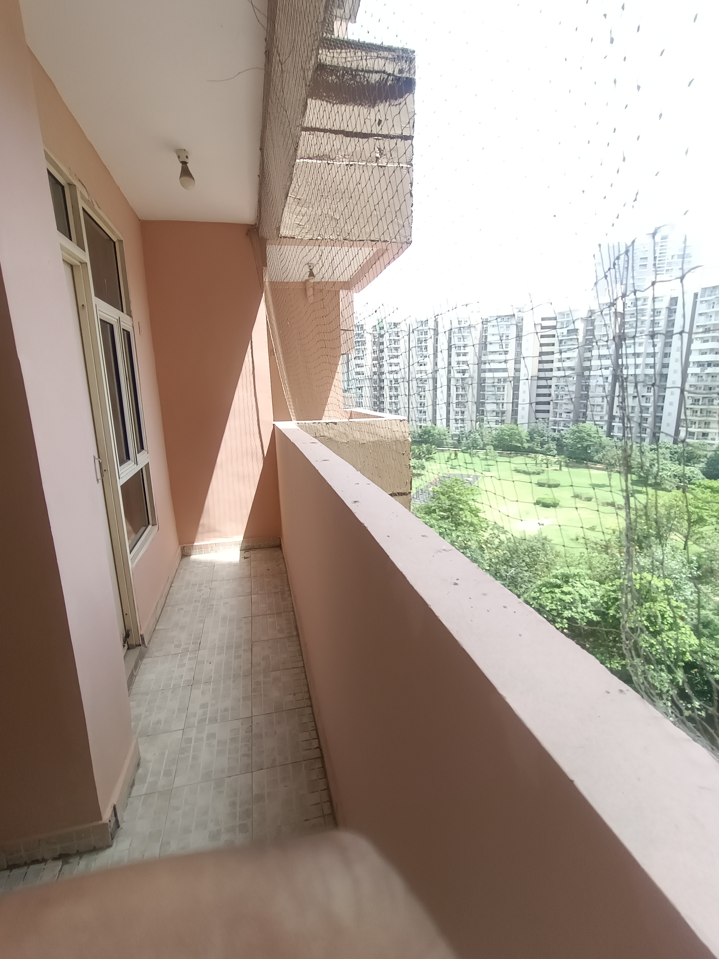 2.5 BHK + Study Room Apartment For Rent in Supertech Cape Town