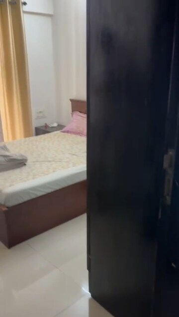 Bedroom in 2 BHK Apartment at Hubtown Hill Crest, Andheri East – for Rent