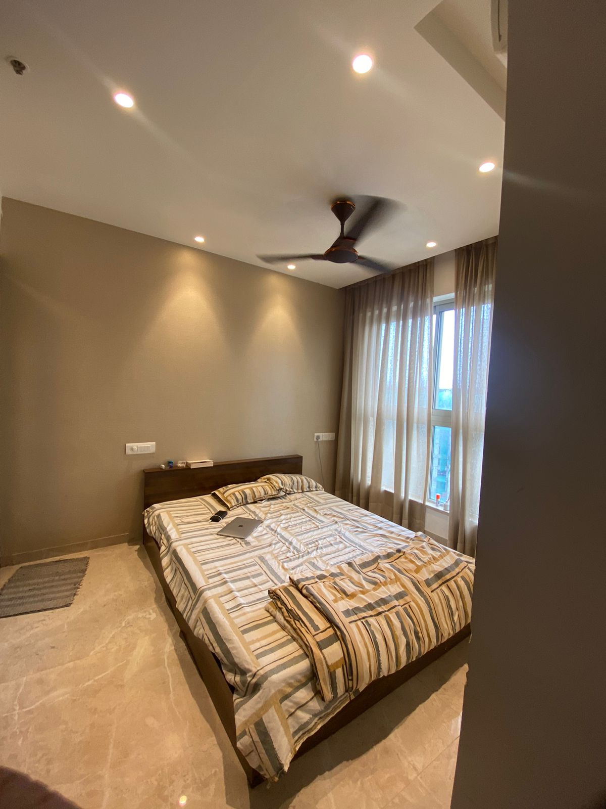 1 BHK + Pooja Room Apartment For Rent in Hiranandani Regent Hill