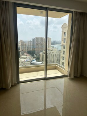 Room in 2 BHK Apartment at Hiranandani Highland, Powai – for Sale