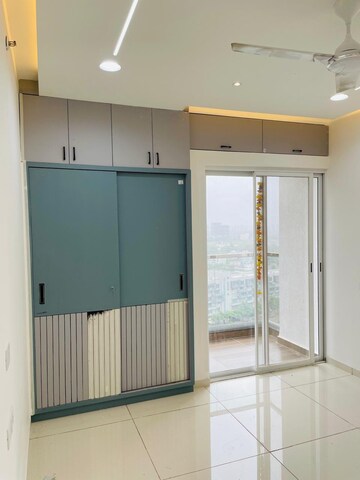 Room in 2 BHK Apartment at Yashwin Orrizonte, Kharadi – for Rent
