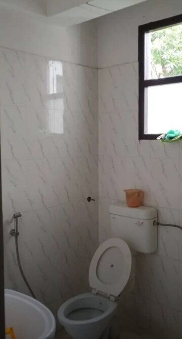 Bathroom in 2 BHK Apartment at Hazratganj – for Rent