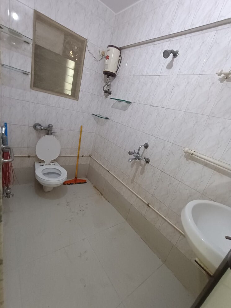 Bathroom, rna-continental 2 Bedroom 730 Sq.Ft. Apartment In Chembur Mumbai 8897428