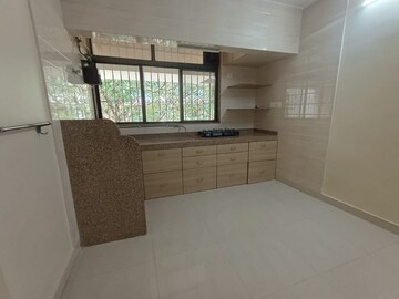 Room in 2 BHK Apartment at RNA Continental, Chembur – for Rent