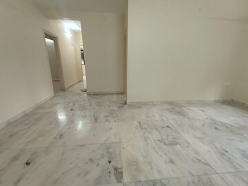 Room in 2 BHK Apartment at RNA Continental, Chembur – for Rent