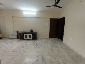 Room in 2 BHK Apartment at RNA Continental, Chembur – for Rent