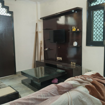 Bedroom in 2 BHK Builder Floor at Malviya Nagar – for Rent