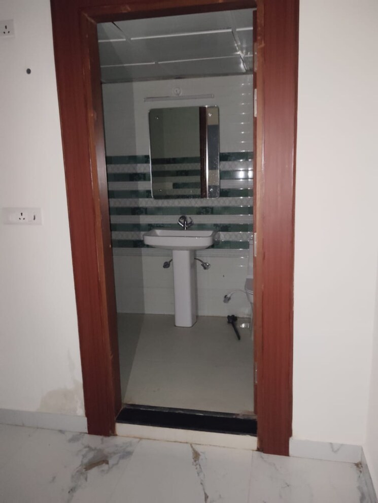 Floor Plan, gomti nagar Commercial Office Space 2000 Sq.Ft. In Gomti Nagar Lucknow 8897450