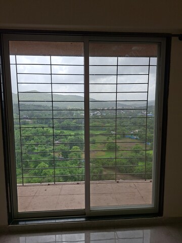 Room in 1 BHK Apartment at Mahavir Kalpavruksha, Ghodbunder Road – for Rent