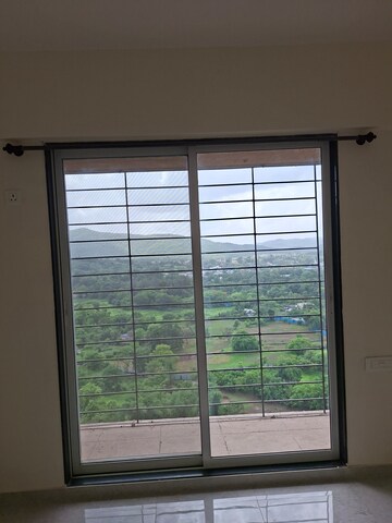 Room in 1 BHK Apartment at Mahavir Kalpavruksha, Ghodbunder Road – for Rent