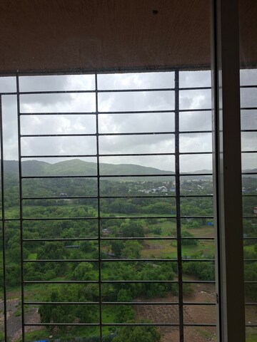 Room in 1 BHK Apartment at Mahavir Kalpavruksha, Ghodbunder Road – for Rent