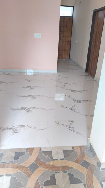 Room in 4 BHK Independent House at Jankipuram – for Rent