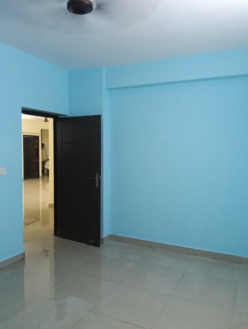 Room in 4 BHK Independent House at Jankipuram – for Rent