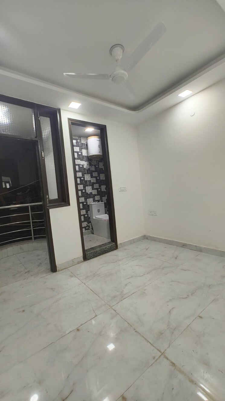  Parking, govindpuri 2 Bedroom 580 Sq.Ft. Builder Floor In Govindpuri Delhi 8897502