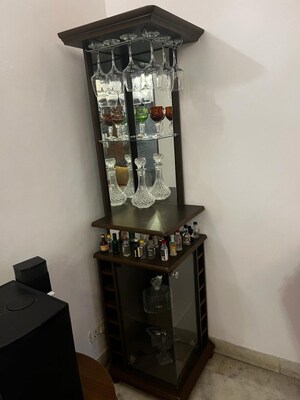 Furnished Amenities in 4 BHK Apartment at Greater Kailash I – for Rent